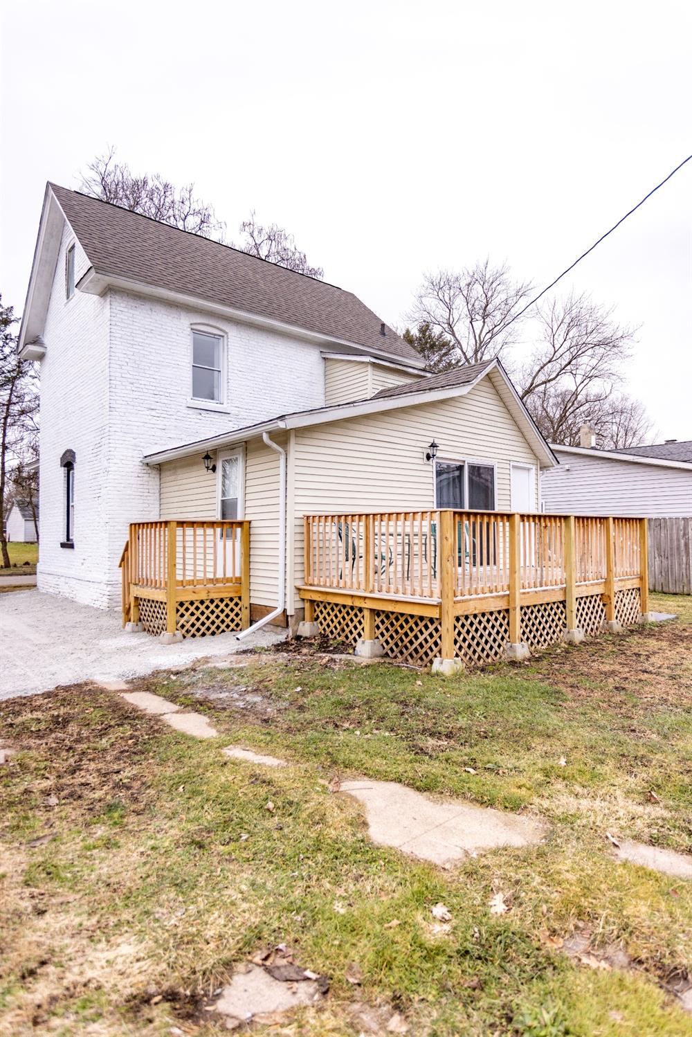 113 Laurel Street LaPorte, IN 46350 Pine Lake Realty