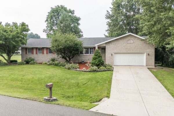 3244 W Woodmere Ridge LaPorte, IN 46350